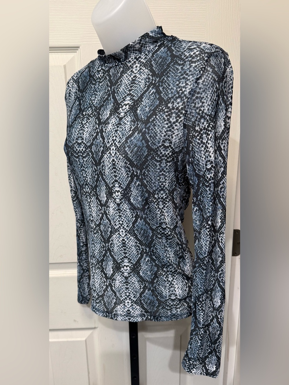 Aqua Snake-Print Long Sleeve Top in Black & Gray